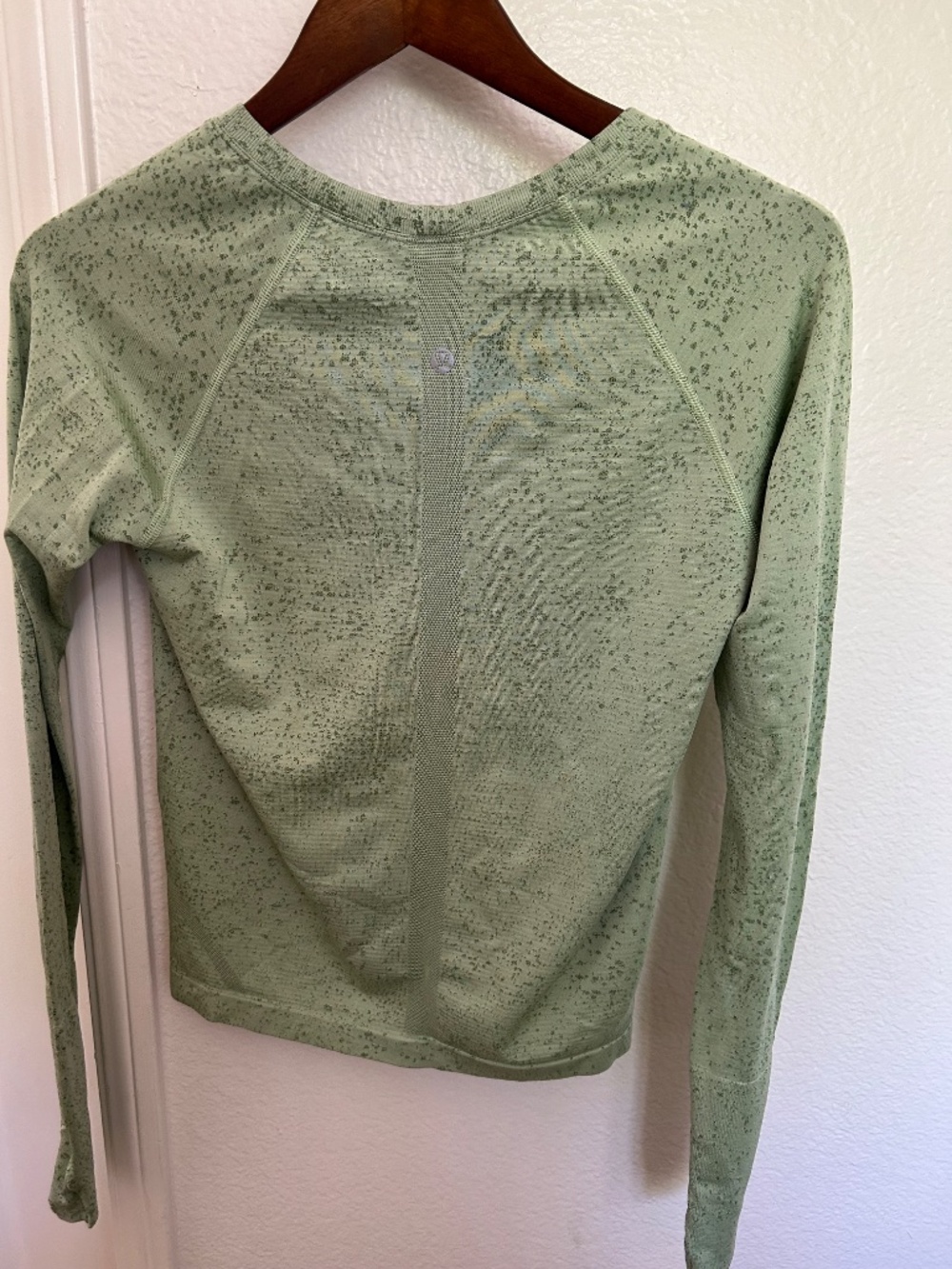 Lululemon Swiftly Tech long sleeve size 8 - Picture 4 of 7
